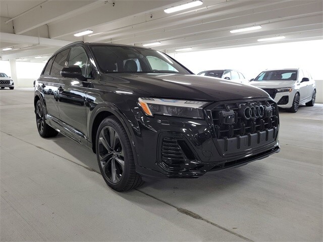 2025 Audi Q7 55 Prestige photo 2