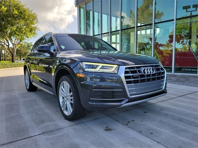 2020 Audi Q5 45 Premium Plus photo 2