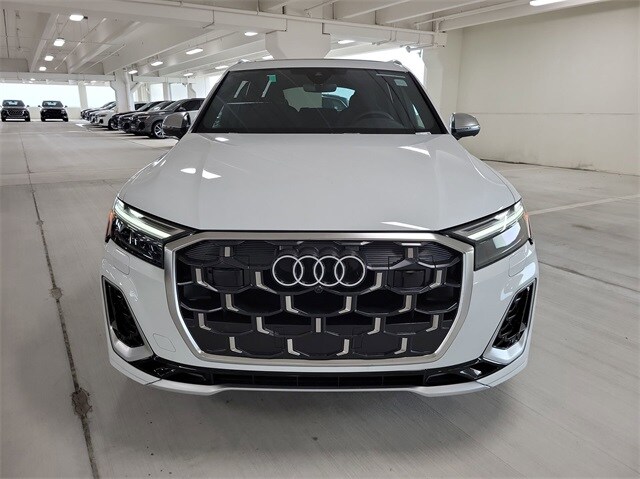 2025 Audi SQ7 Premium Plus photo 3