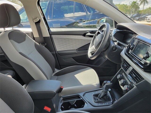 2023 Volkswagen Taos S photo 3