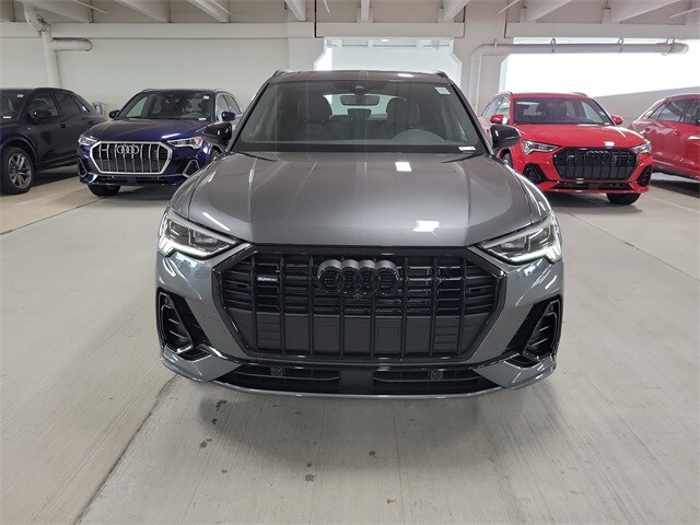2025 Audi Q3 45 TFSI S line Premium Plus photo 3