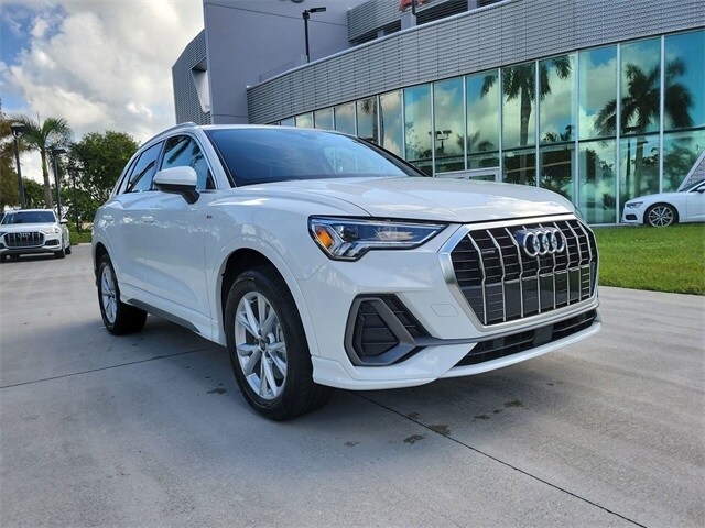 2025 Audi Q3 Premium S line photo 2