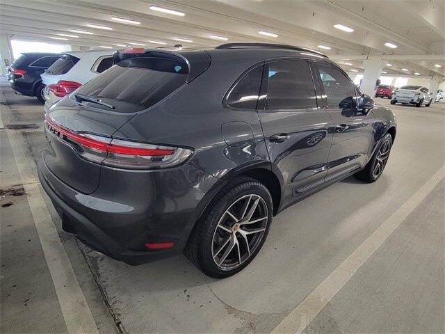2022 Porsche Macan Base photo 4