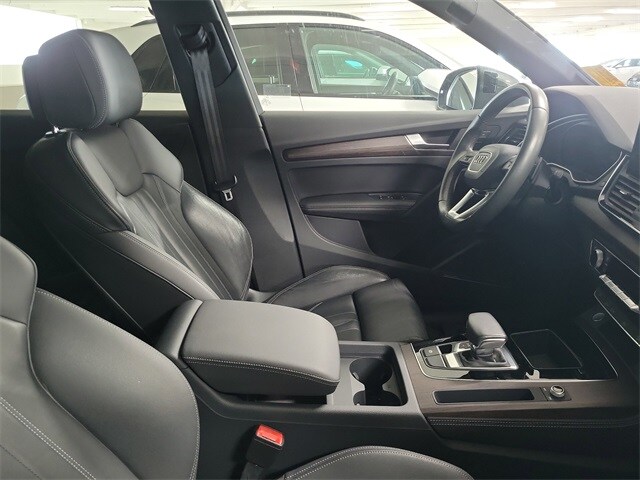 2023 Audi Q5 45 S line Premium Plus photo 3