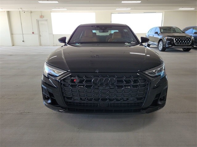 2025 Audi S8 4.0T photo 3