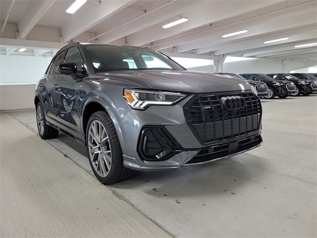 2025 Audi Q3 45 TFSI S line Premium Plus photo 2