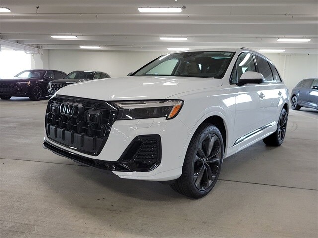 2025 Audi Q7 55 Premium Plus photo 4