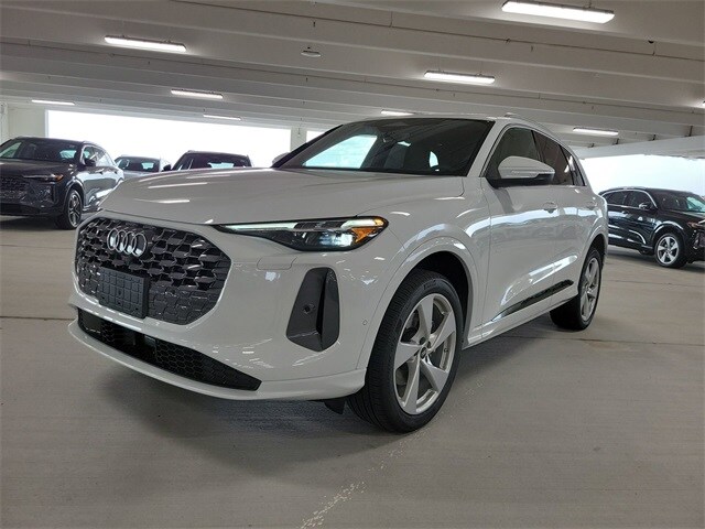 2025 Audi Q5 2.0T Premium Plus photo 3