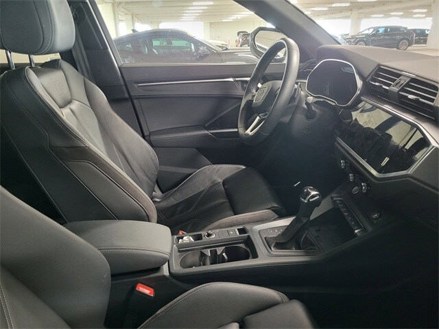 2020 Audi Q3 Prestige S line photo 3