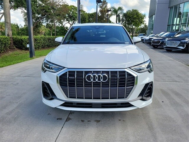 2025 Audi Q3 Premium S line photo 3
