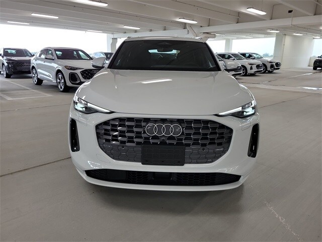 2025 Audi Q5 2.0T Premium Plus photo 2