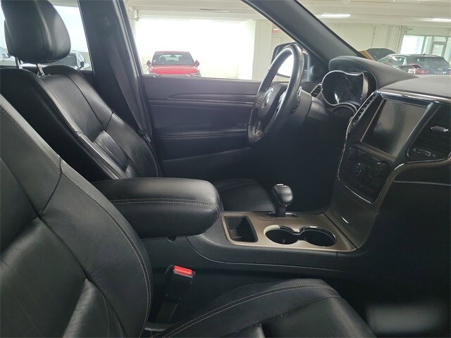 2015 Jeep Grand Cherokee Limited photo 2