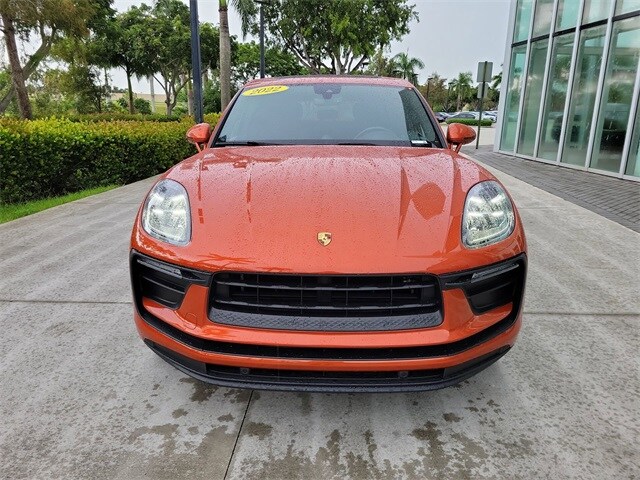 2022 Porsche Macan Base photo 3