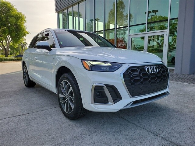 Used 2022 Audi Q5 Premium with VIN WA1GAAFY1N2030998 for sale in Pembroke Pines, FL