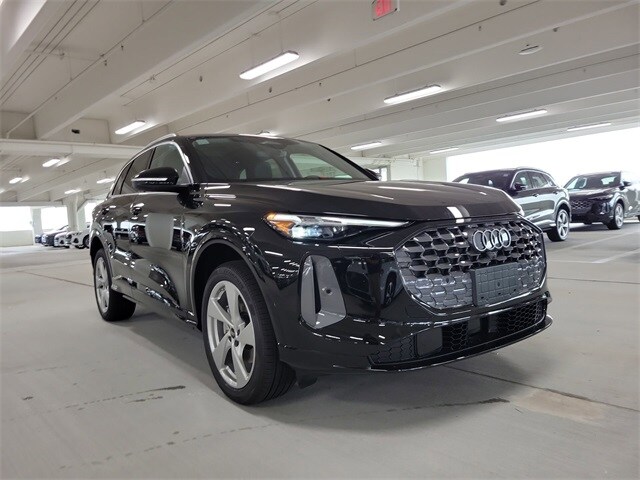 2025 Audi Q5 2.0T Premium Plus photo 2