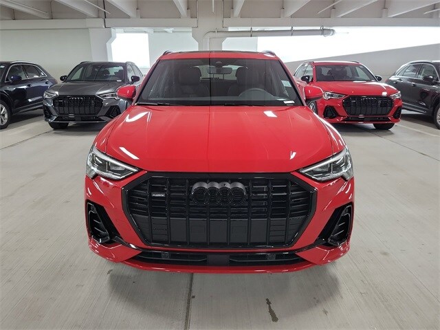 2025 Audi Q3 45 TFSI S line Premium photo 3