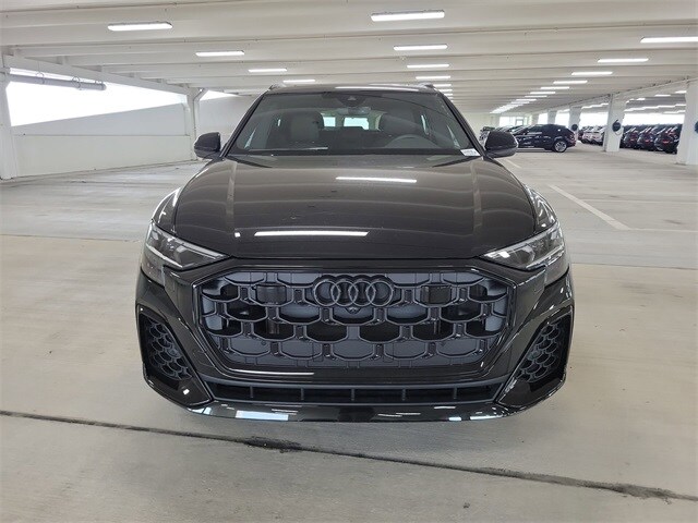 2025 Audi Q8 55 Premium Plus photo 3