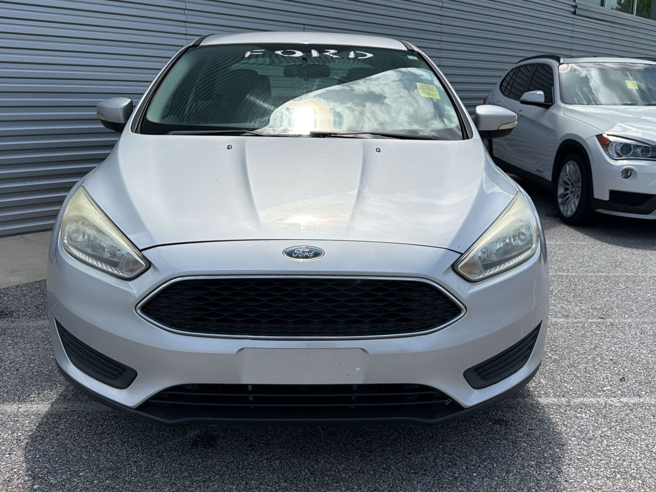 Focus SE Sedan