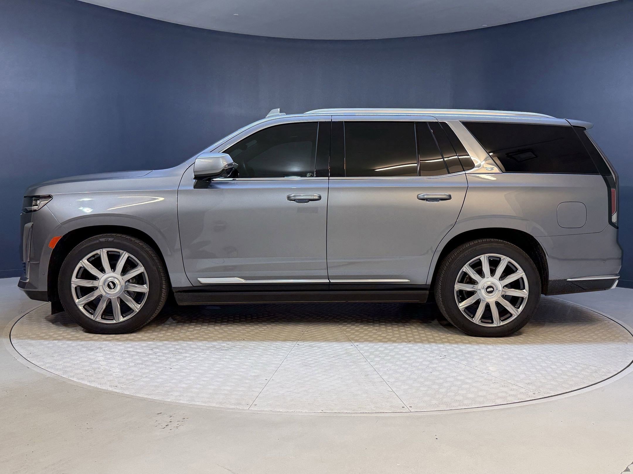 2021 Cadillac Escalade Premium Luxury Platinum photo 2