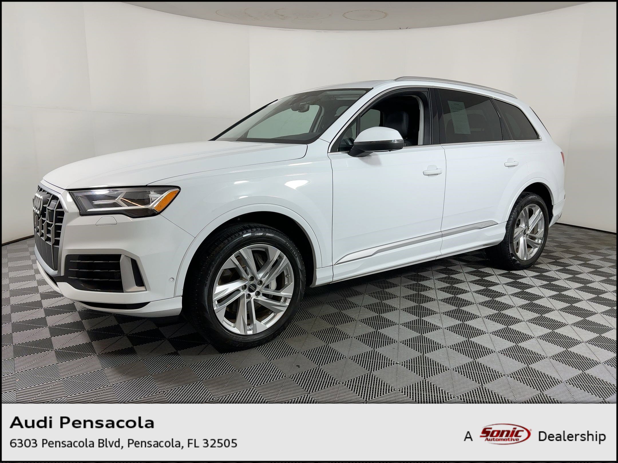 2023 Audi Q7 Premium Plus's photo