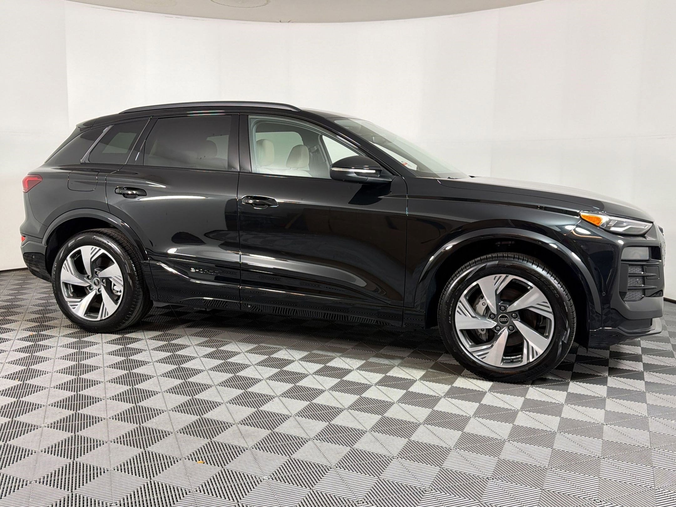 Q6 E-tron Premium SUV
