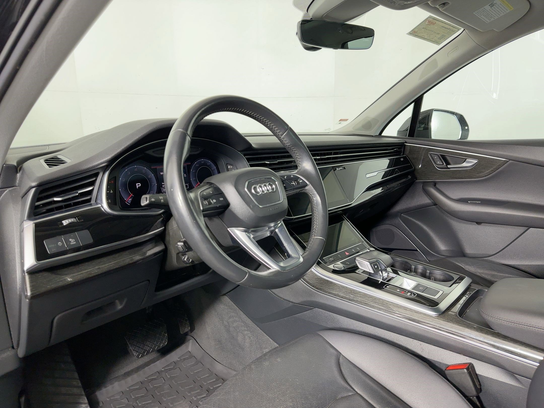 2020 Audi Q7 45 Premium photo 2