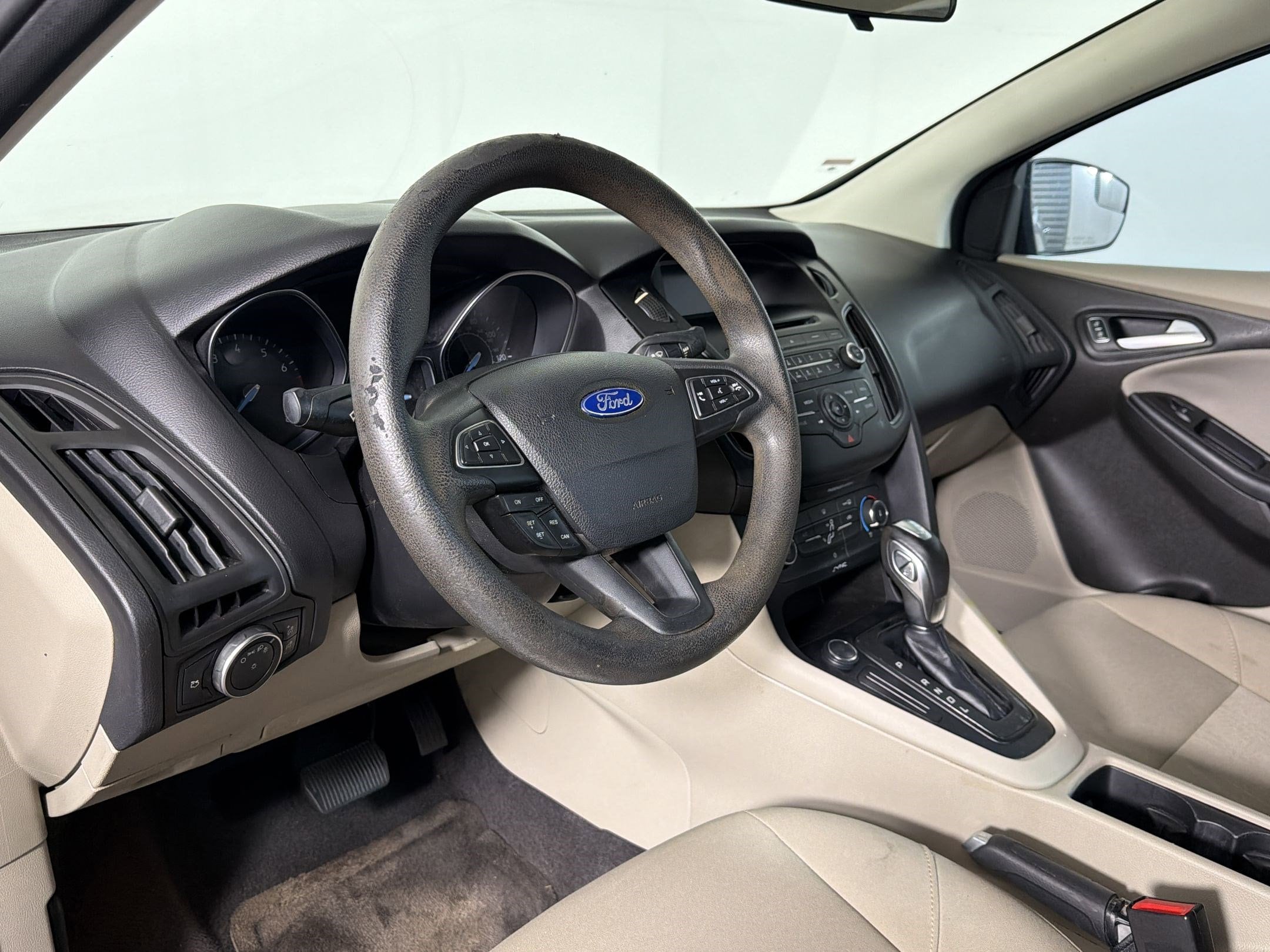 Focus SE Sedan