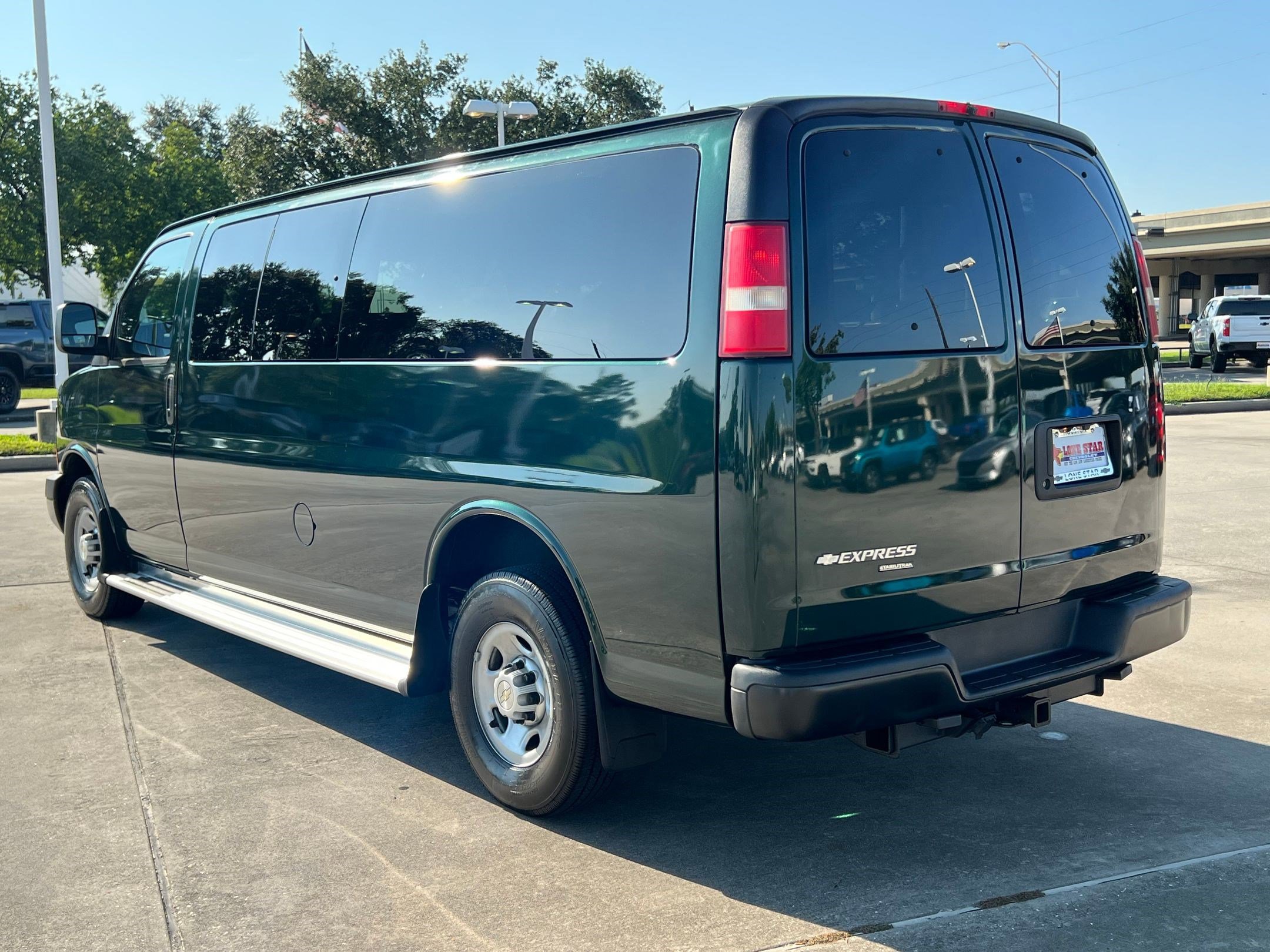 2013 Chevrolet Express 3500 LS Passenger Van photo 3