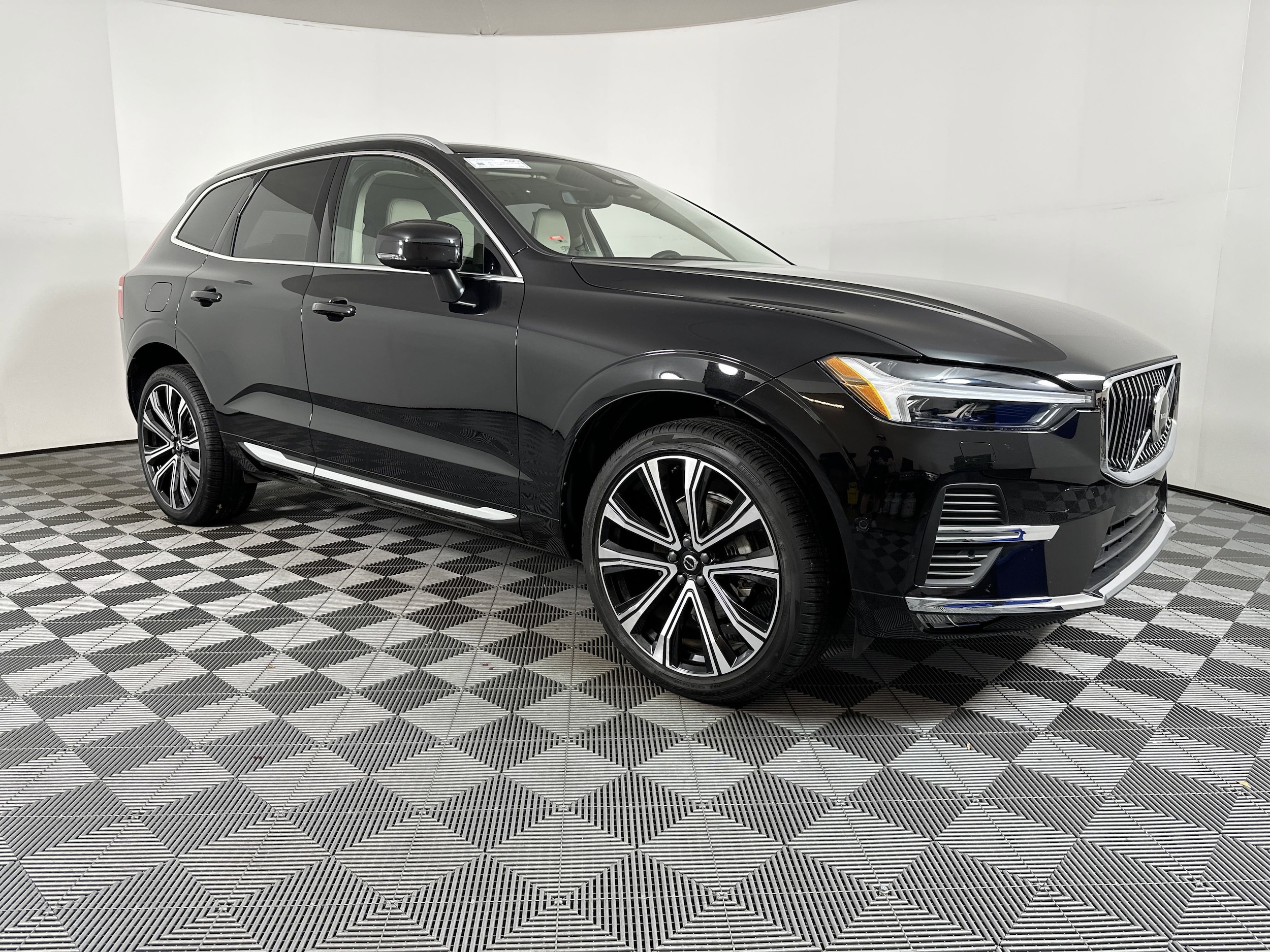 Used 2023 Volvo XC60 Ultimate with VIN YV4L12DA7P1340014 for sale in Pensacola, FL