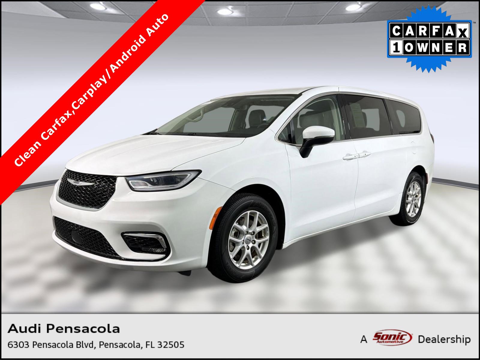2023 Chrysler Pacifica Touring L's photo