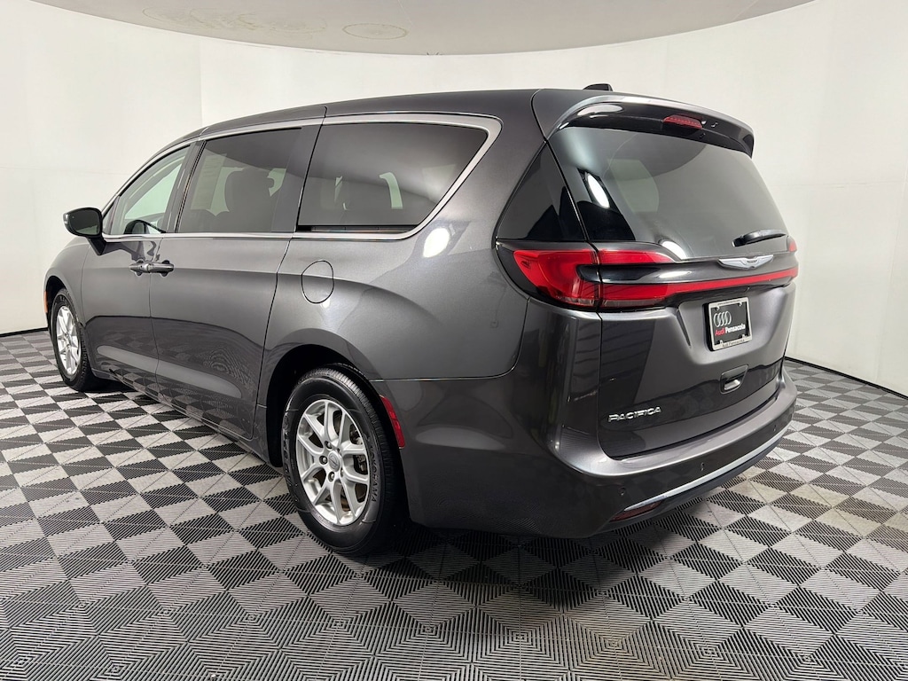 Used 2023 Chrysler Pacifica Touring L Van Passenger Van