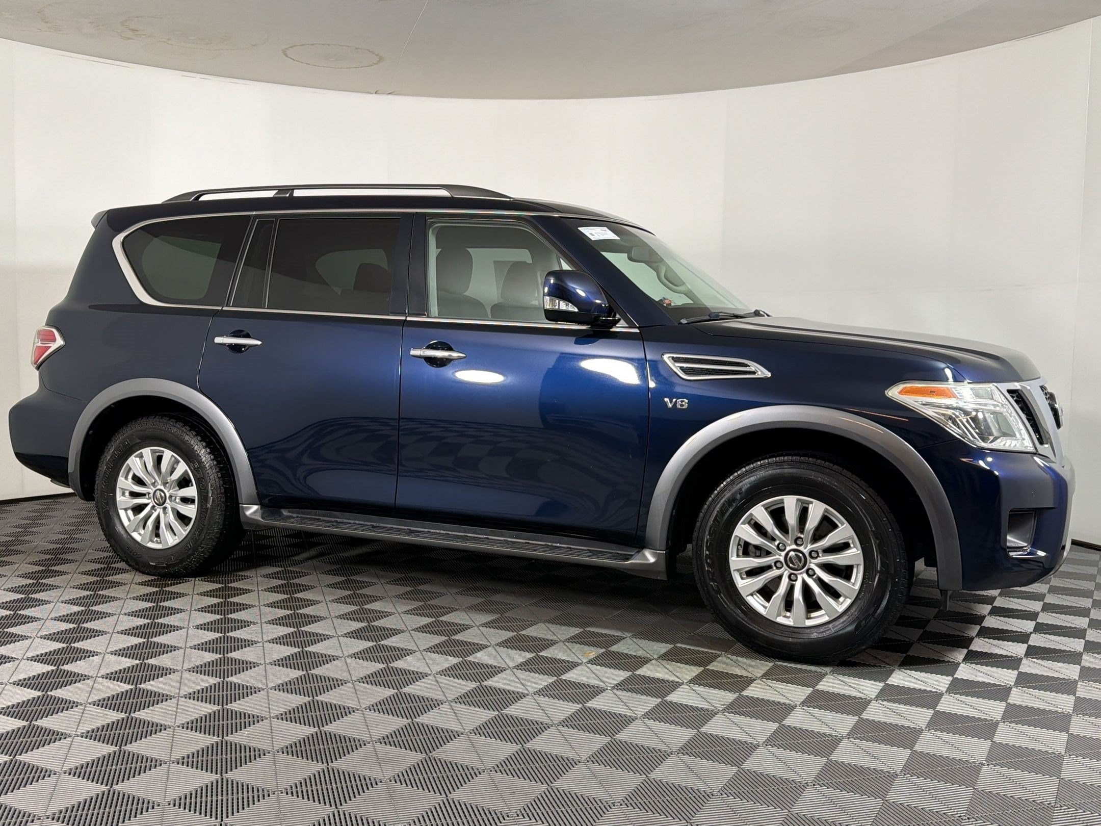 Armada SV SUV