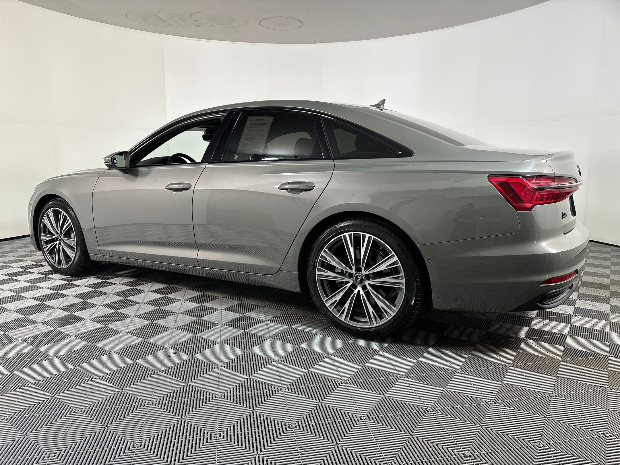2022 Audi A6 Premium photo 2