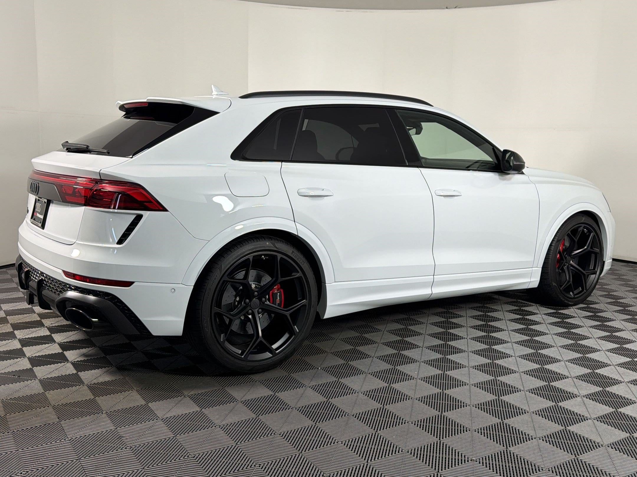 RS Q8 Performance SUV
