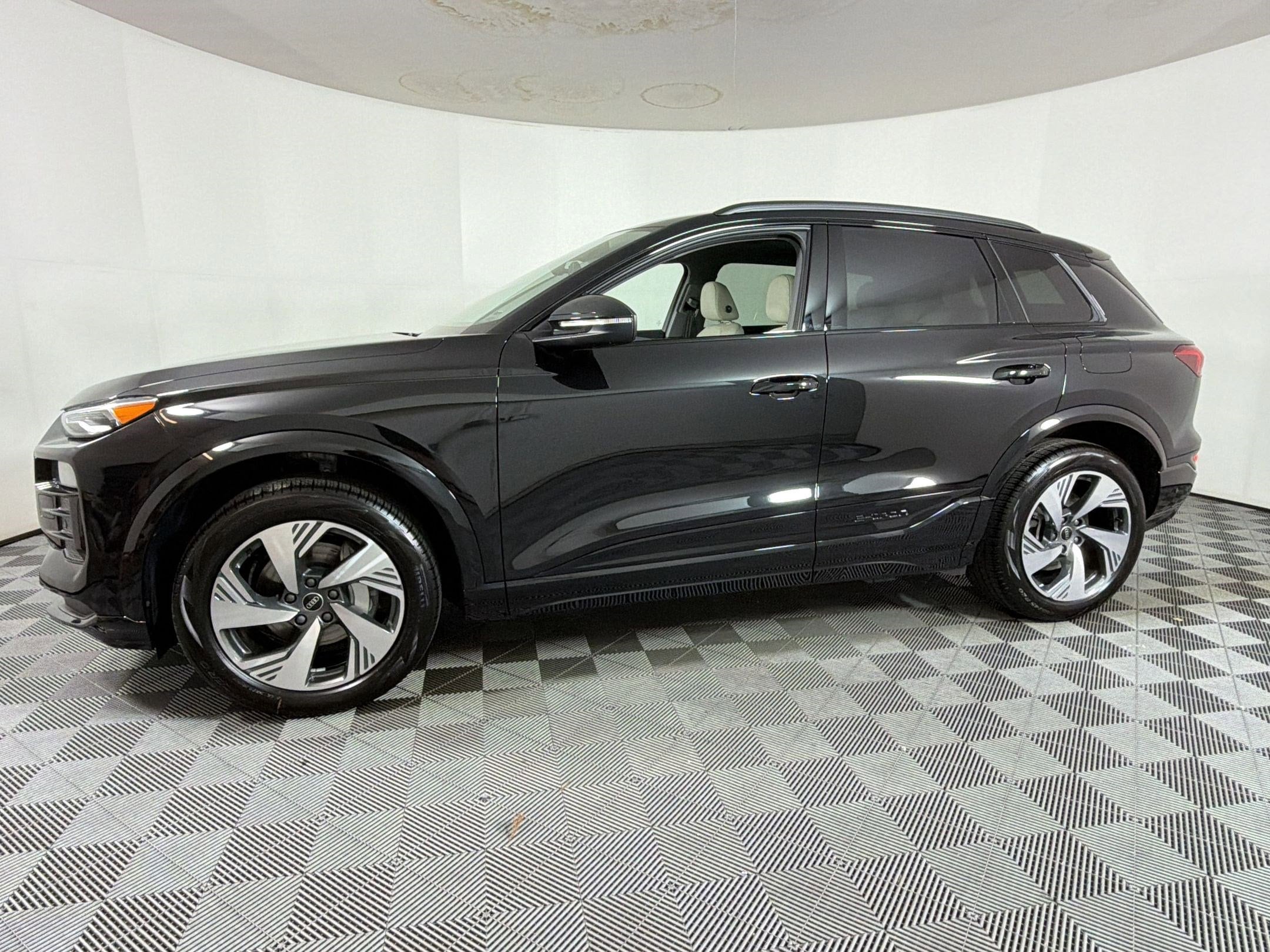 Q6 E-tron Premium SUV