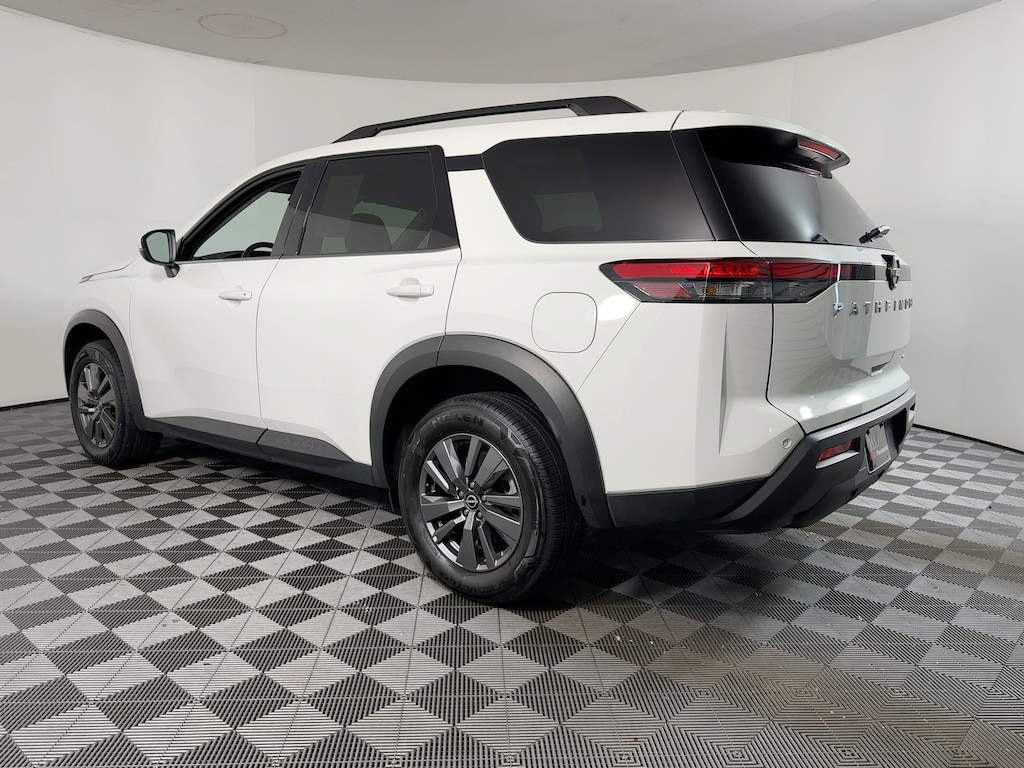 Used 2025 Nissan Pathfinder SV SUV