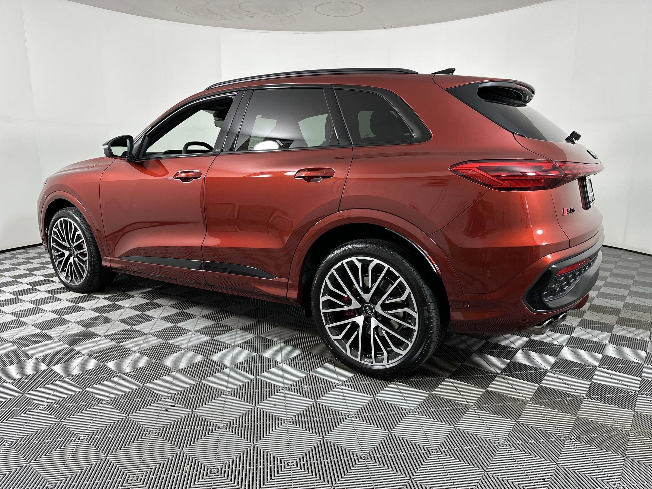 2025 Audi SQ5 Premium Plus photo 2