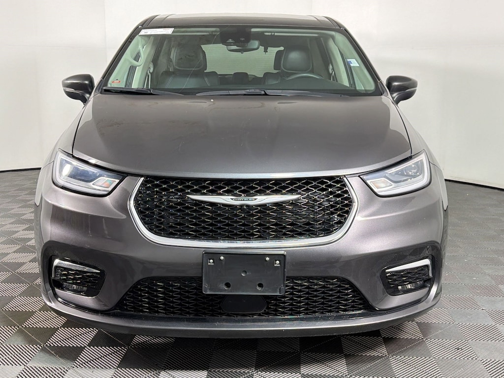 Used 2023 Chrysler Pacifica Touring L Van Passenger Van