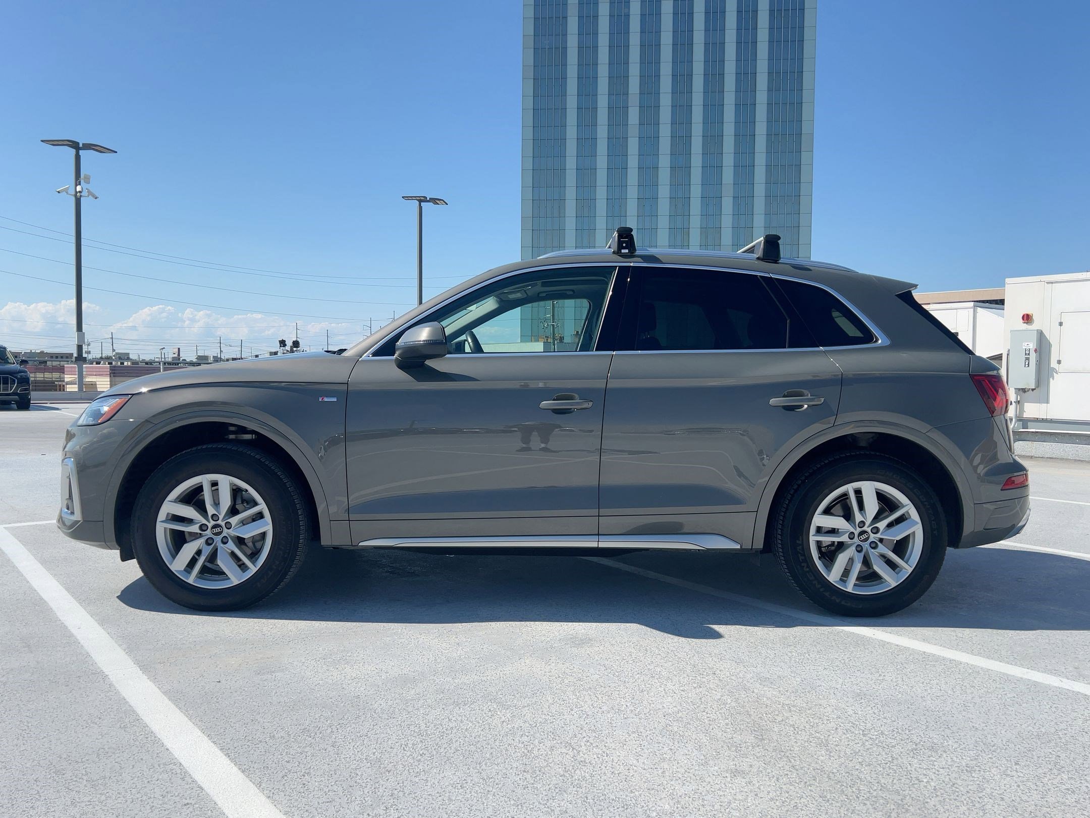2023 Audi Q5 45 S line Premium photo 2