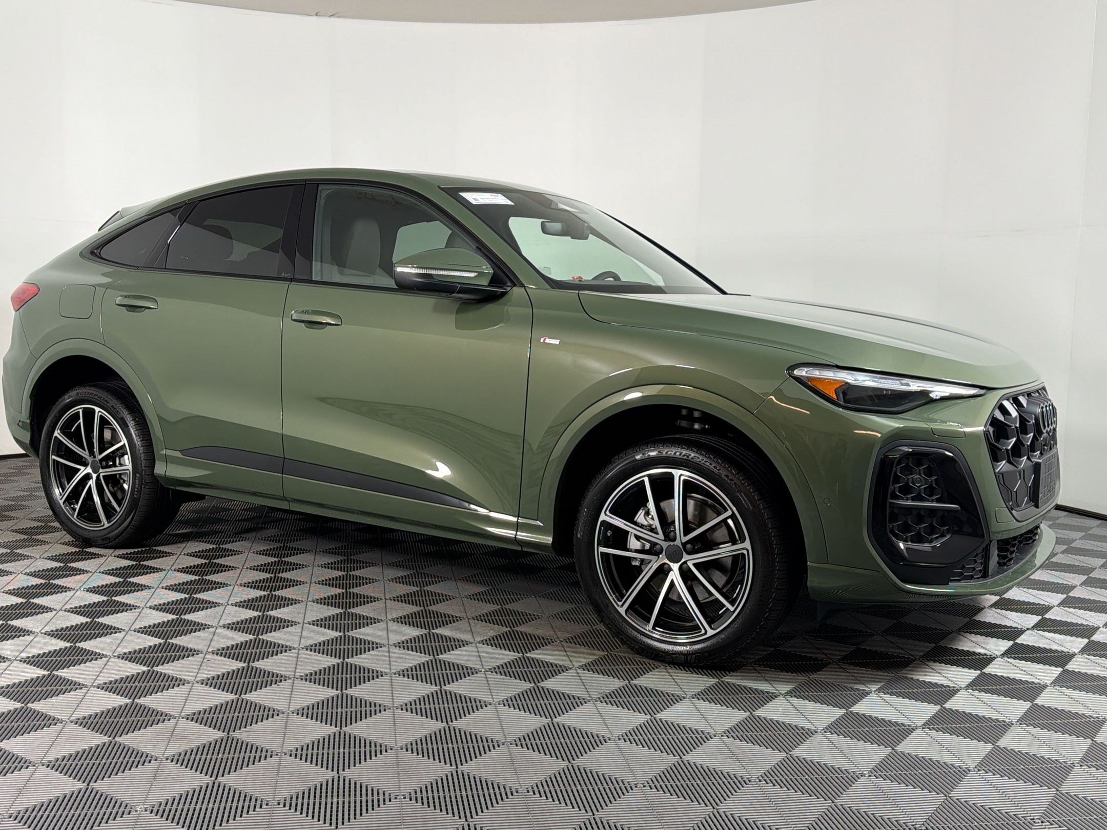 Q5 Sportback Premium Plus SUV
