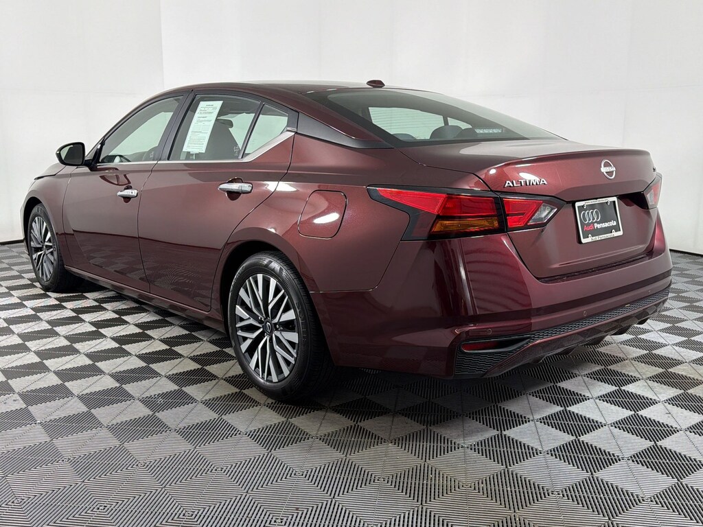 Used 2024 Nissan Altima 2.5 SV Sedan