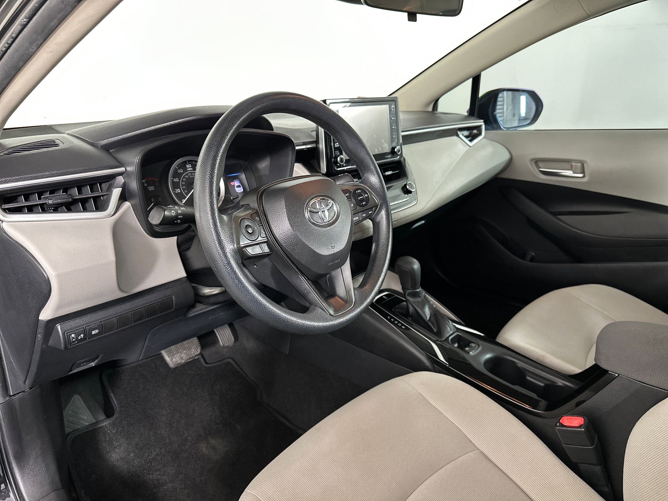 2021 Toyota Corolla LE photo 3