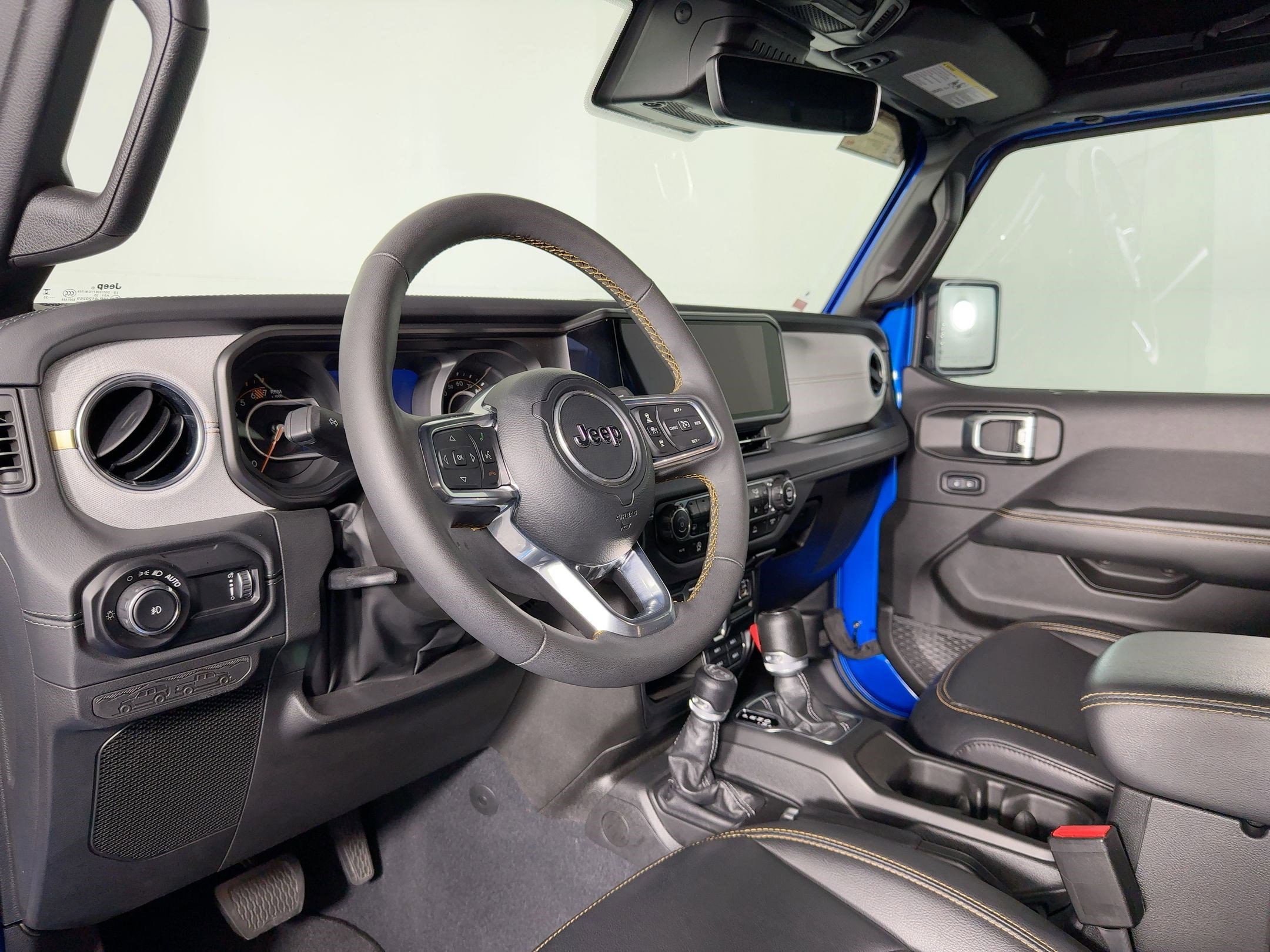 2024 Jeep Wrangler Sahara photo 4