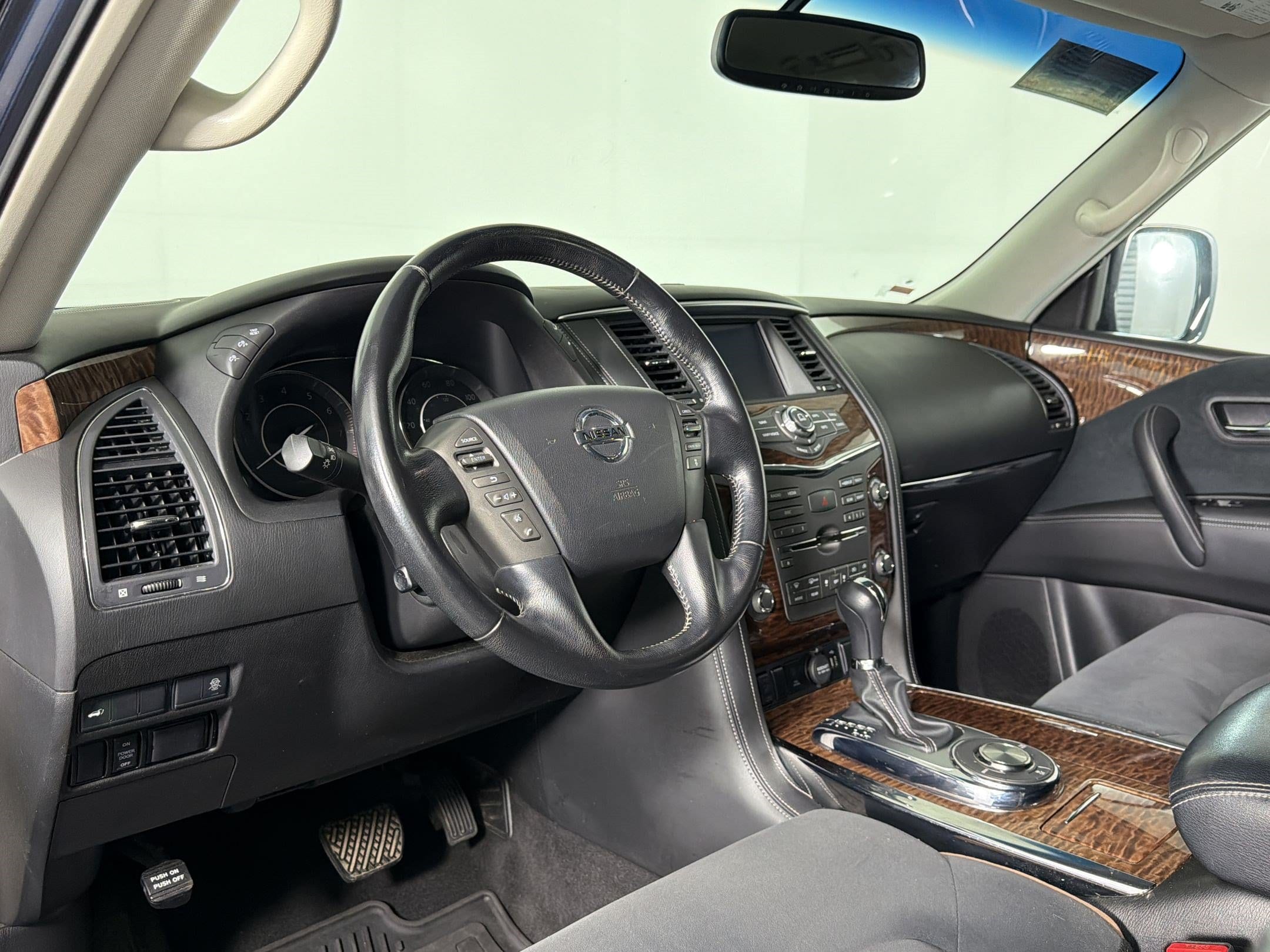 Armada SV SUV