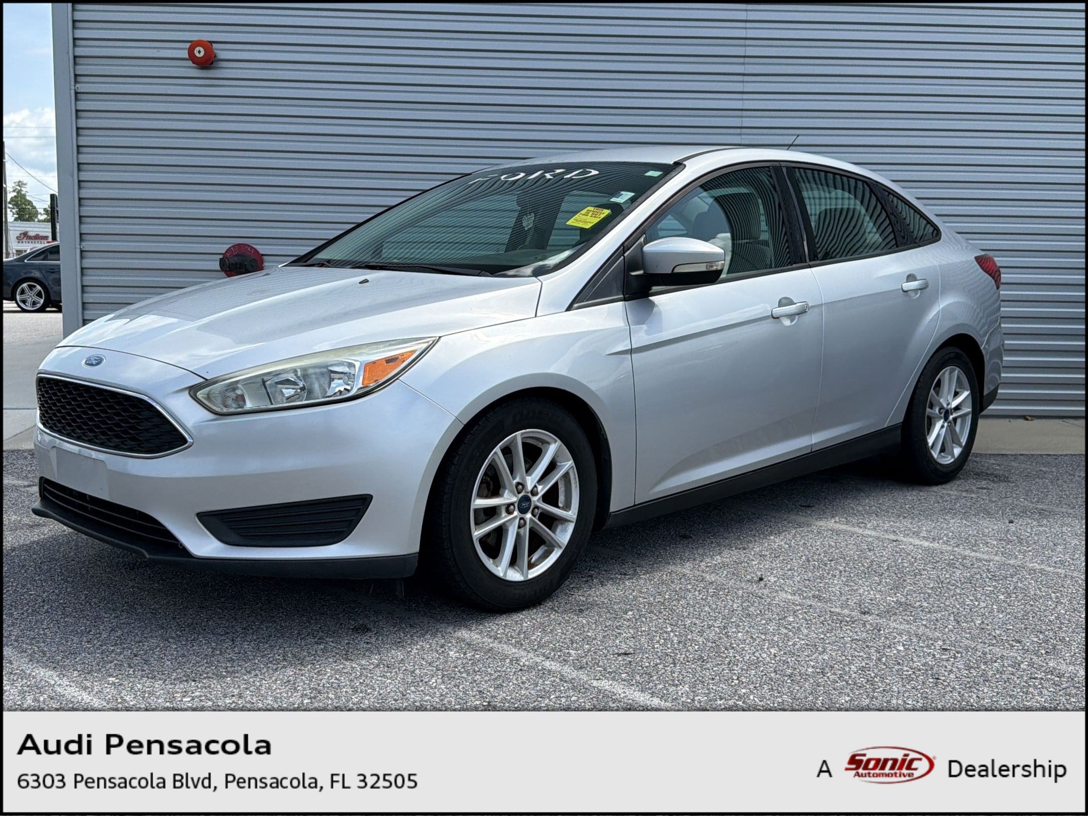 Focus SE Sedan