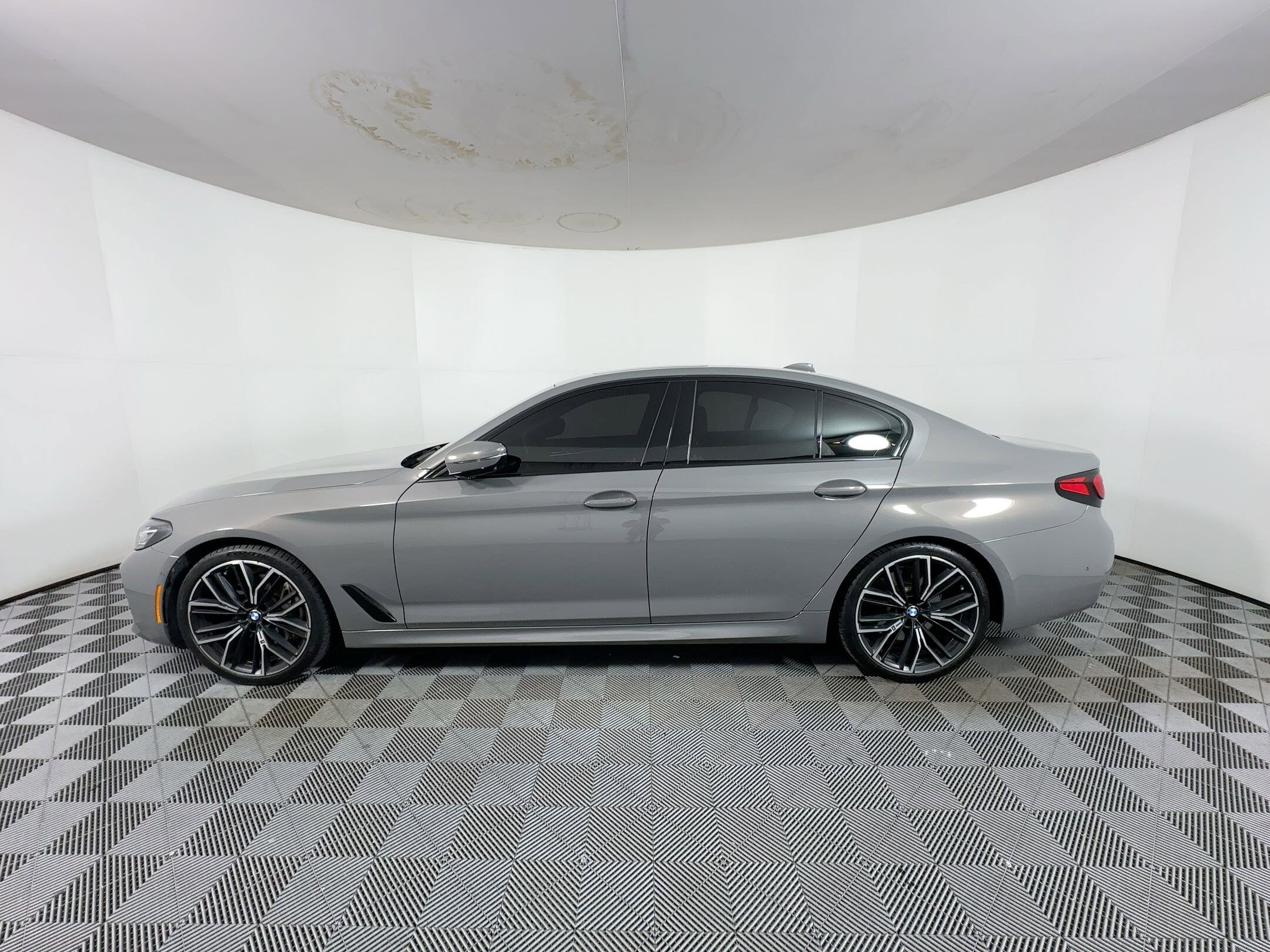 2021 Bmw 540i photo 2