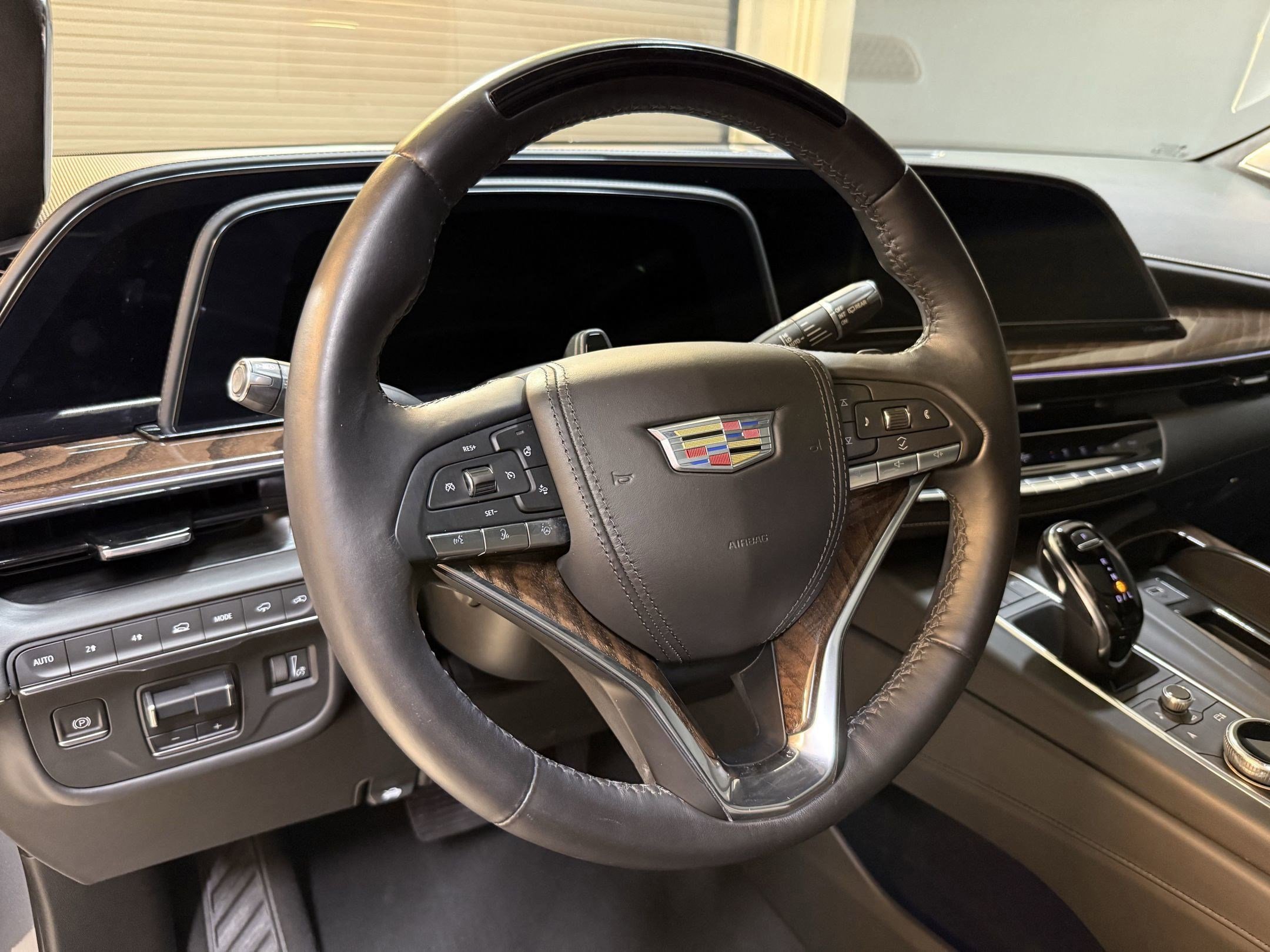 2021 Cadillac Escalade Premium Luxury Platinum photo 4