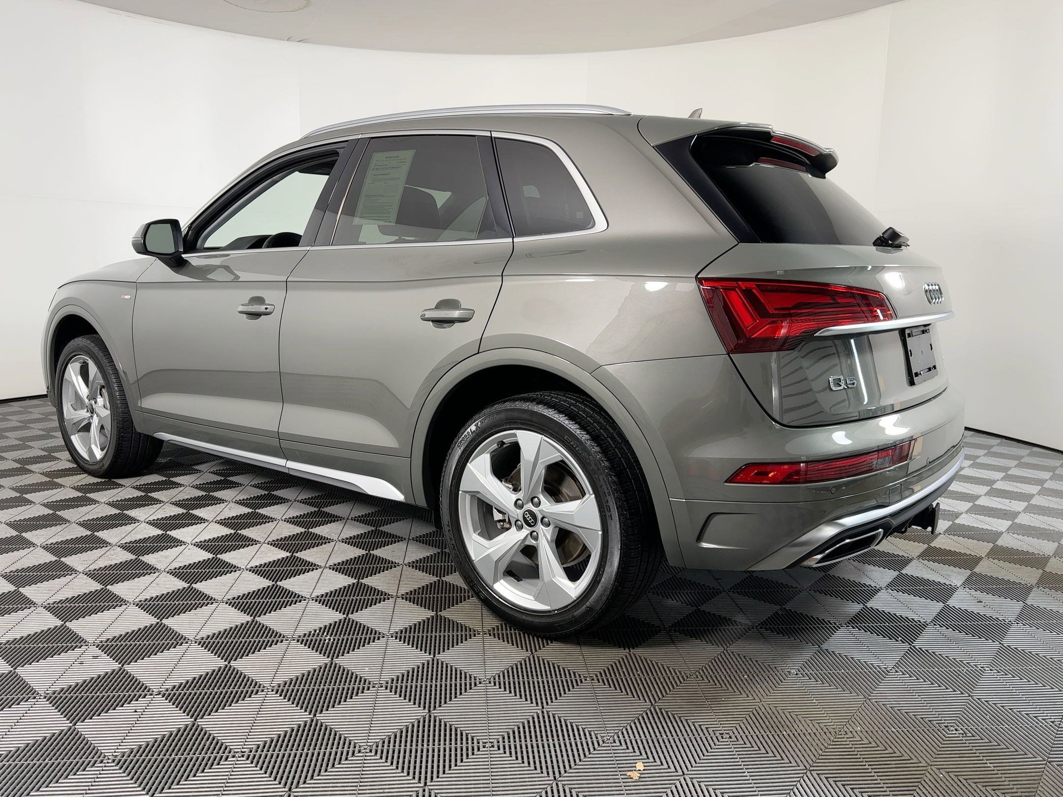 2023 Audi Q5 45 S line Premium Plus photo 3