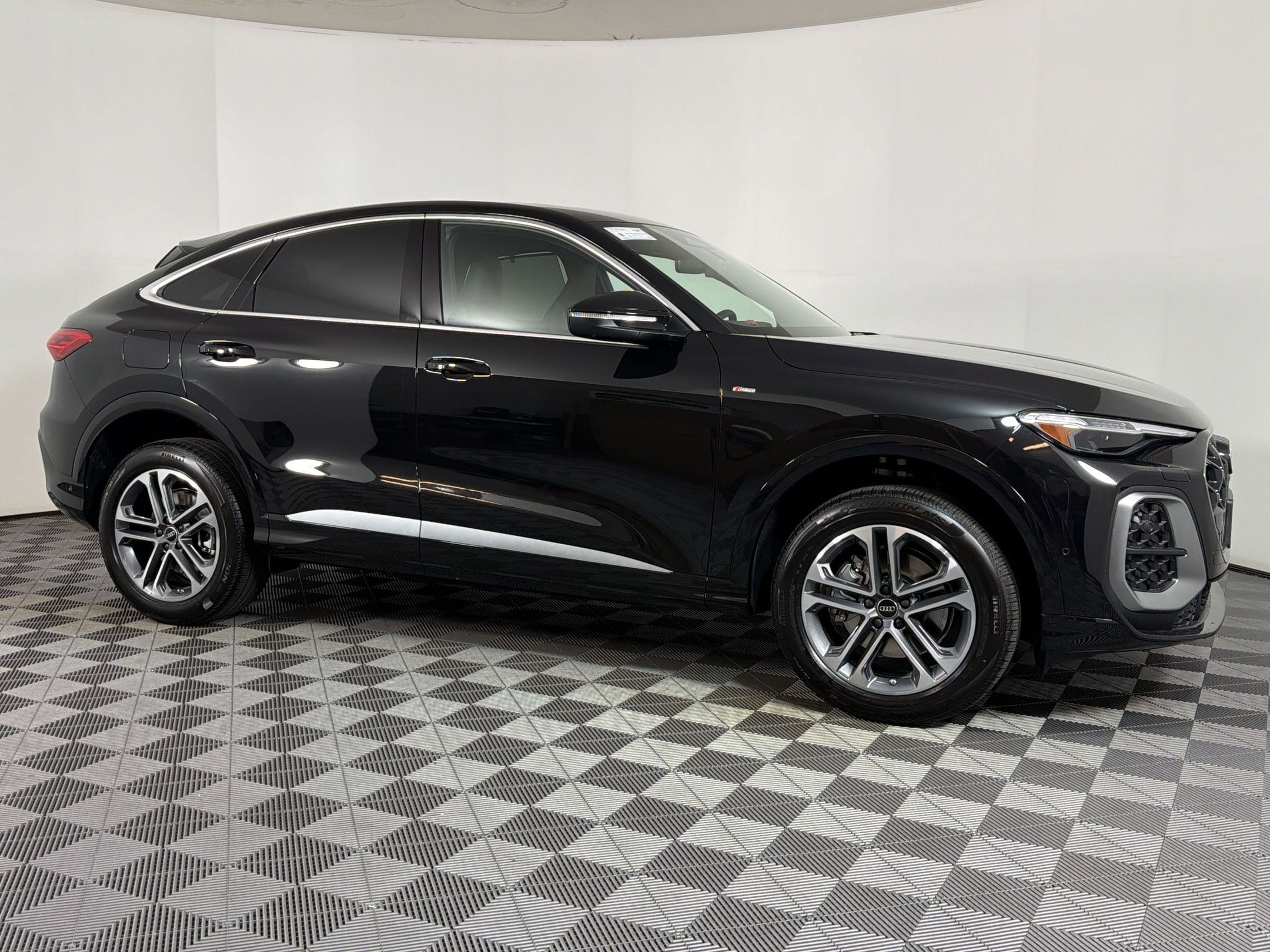 Q5 Sportback Premium Plus SUV