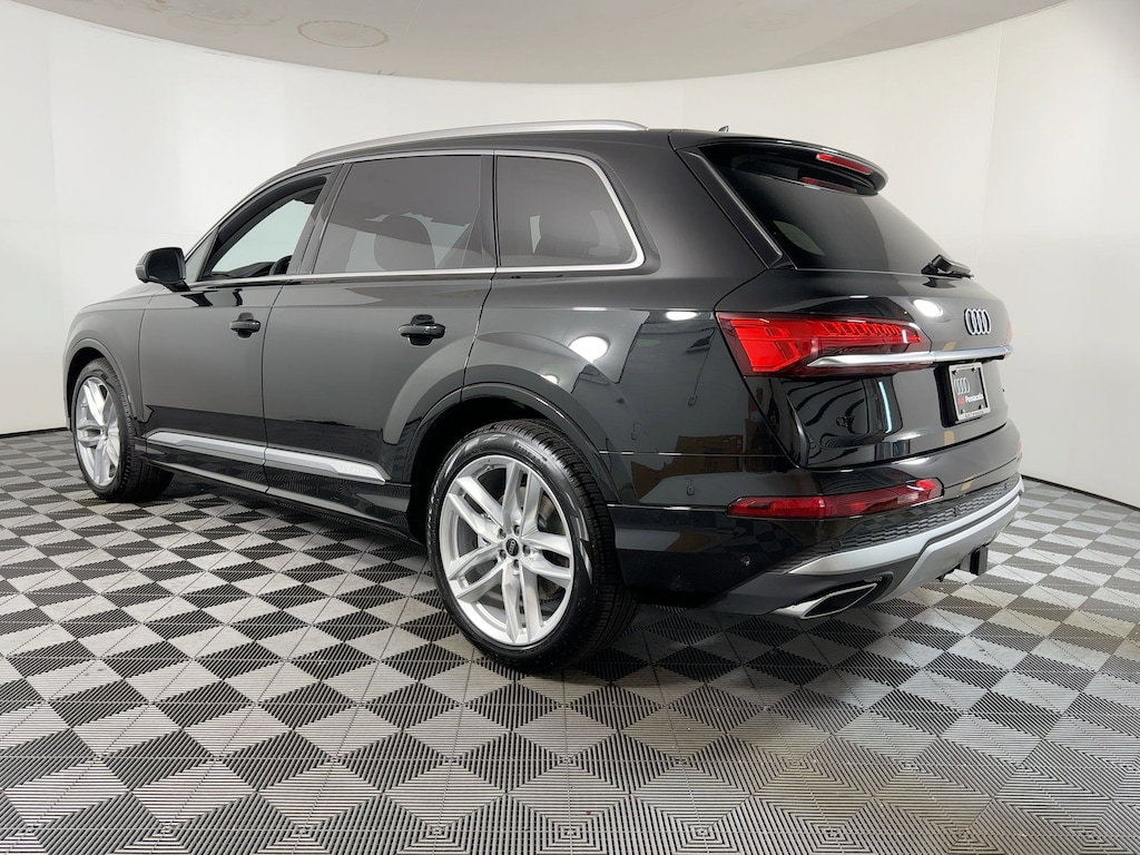 New 2025 Audi Q7 55 Premium Plus SUV